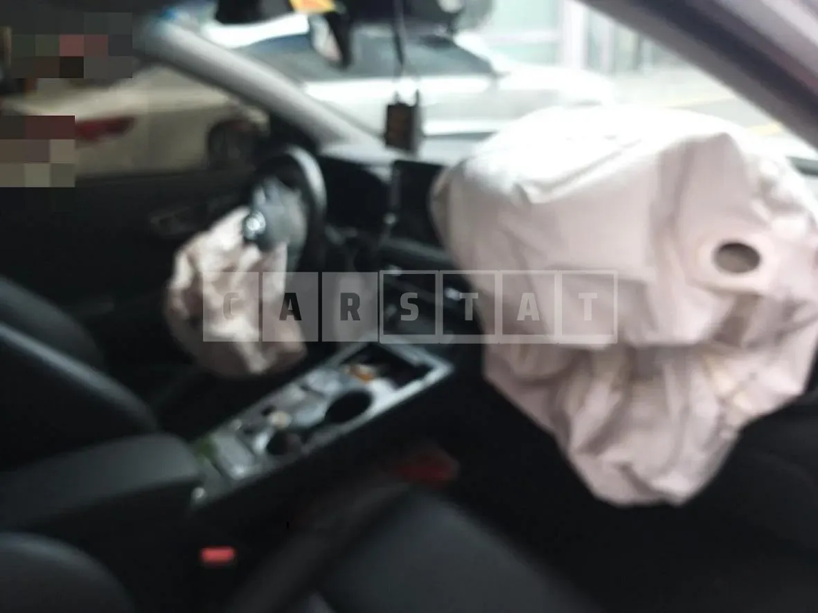 Photo 2 of 16: 2019 Hyundai Kona Electric, VIN KMHK281GFKU039495 — Korean insurance auction