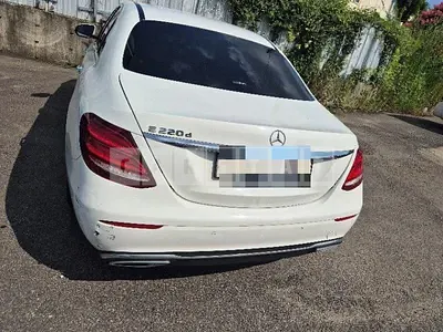 Photo 1 of 6: 2016 Mercedes-Benz E220 d — Korean insurance auction