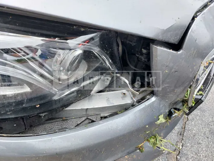 Photo 2 of 19: 2019 Mercedes-Benz E 300, VIN WDDZF4JB1KA503827 — Korean insurance auction