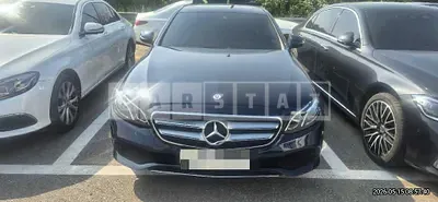 Photo 1 of 30: 2019 Mercedes-Benz E300 — Korean insurance auction