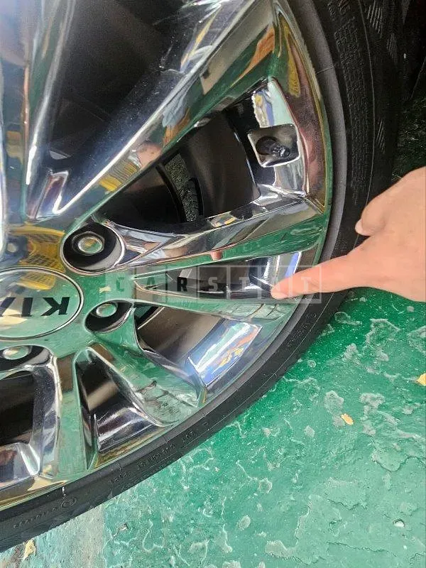 Photo 2 of 2: 2018 Kia (parts) Carnival Limousine Wheel — Korean insurance auction