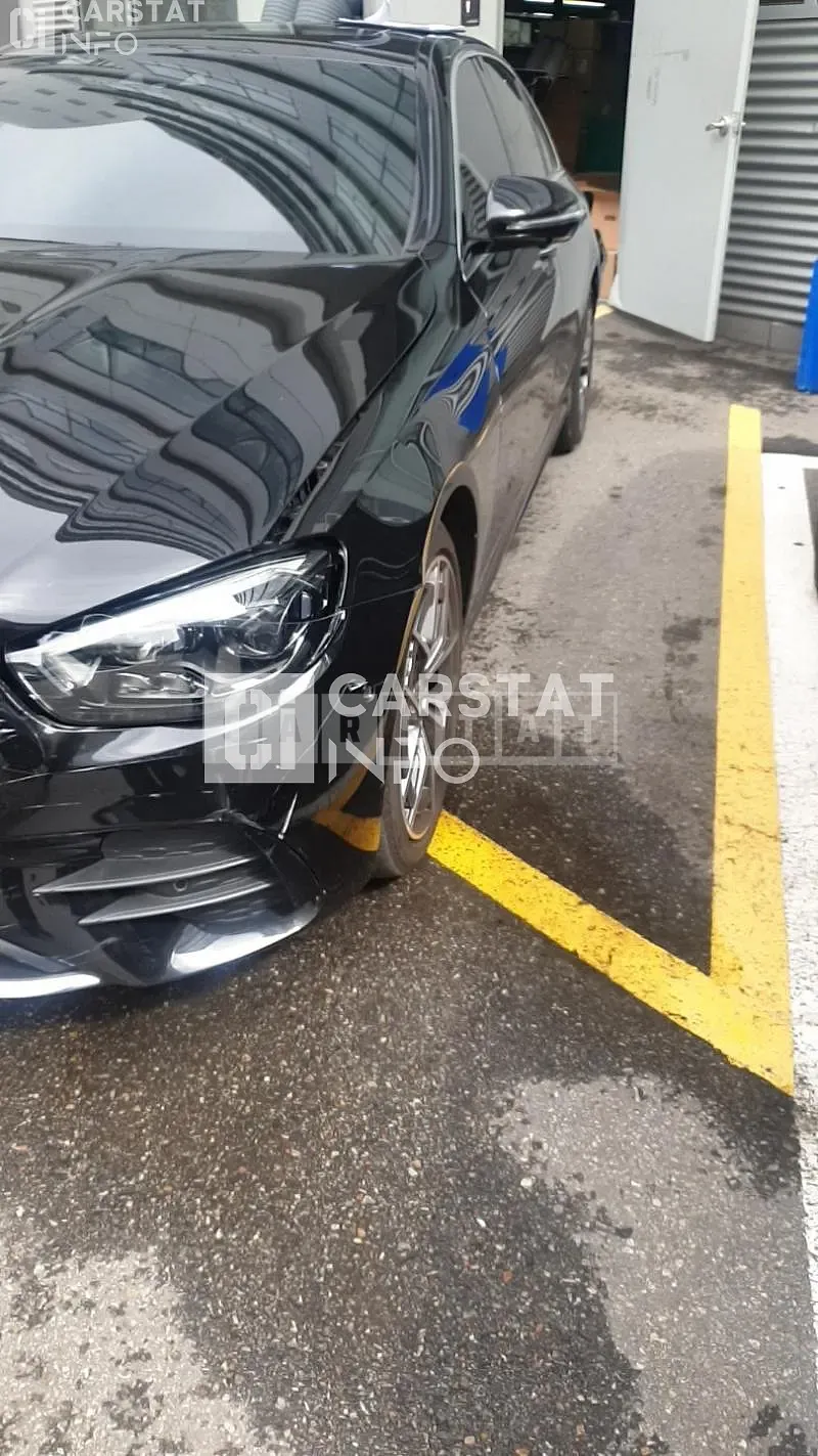 Photo 2 of 14: 2021 Mercedes-Benz E220d, VIN W1KZF0FB3MA961891 — Korean insurance auction