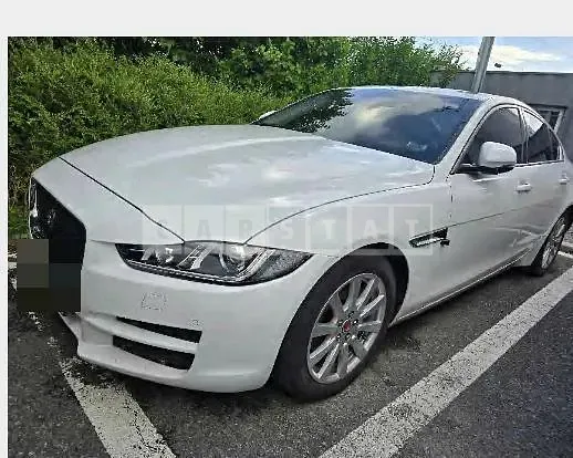 Photo 2 of 9: 2018 Jaguar XE 20d — Korean insurance auction