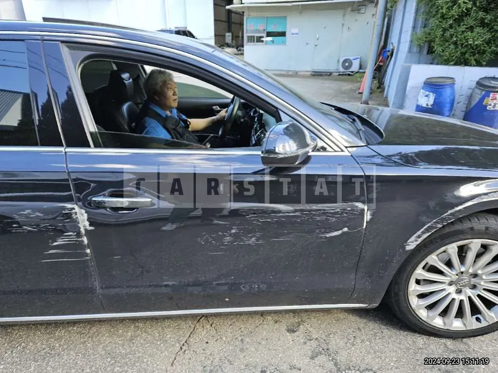 Photo 2 of 15: 2015 Audi A8L 50 TFSI quattro — Korean insurance auction