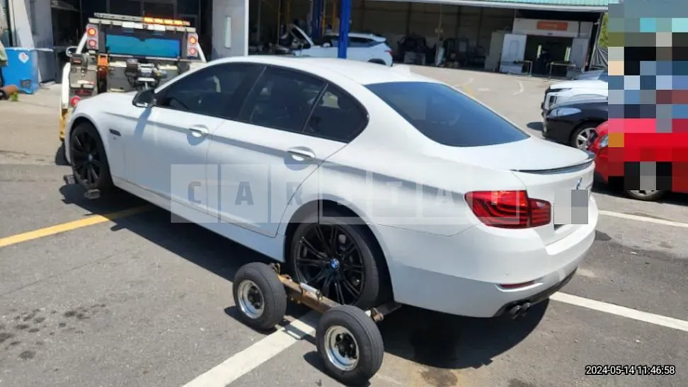Photo 2 of 8: 2015 BMW 520d xDrive — Korean insurance auction