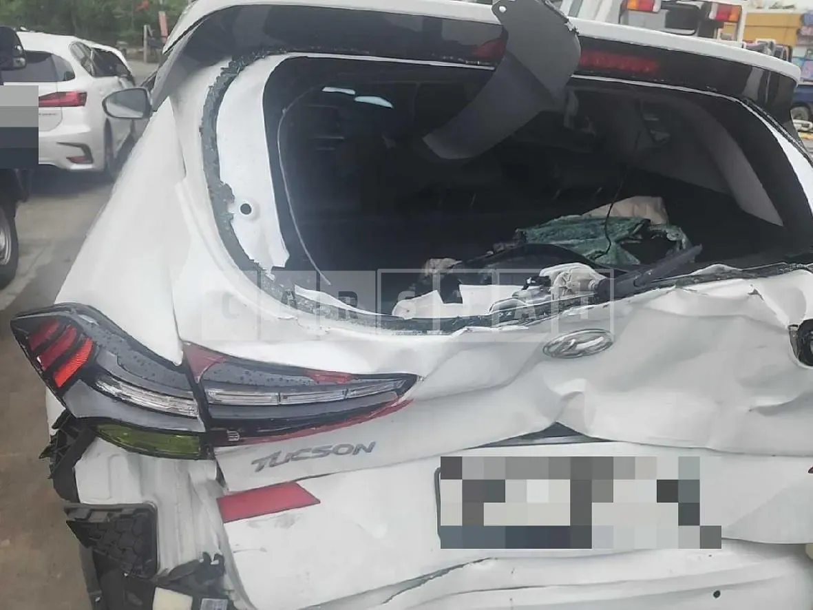 Photo 2 of 16: 2018 Hyundai Tucson TL, VIN KMHJ581ABKU859575 — Korean insurance auction