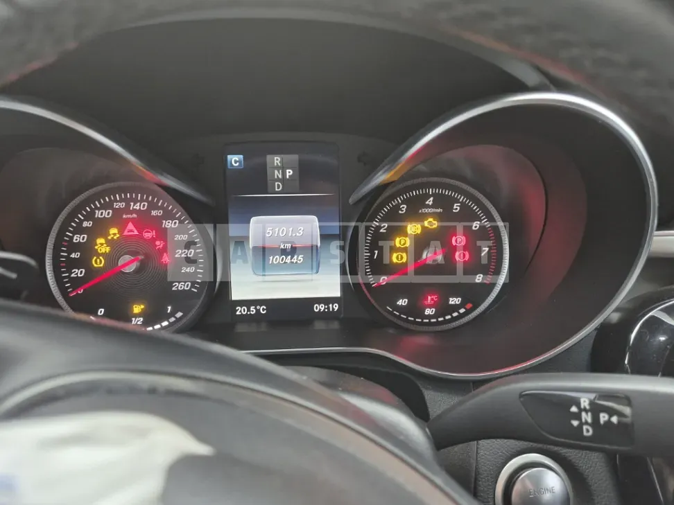 Photo 2 of 24: 2019 Mercedes-Benz GLC300 4Matic Coupe — Korean insurance auction