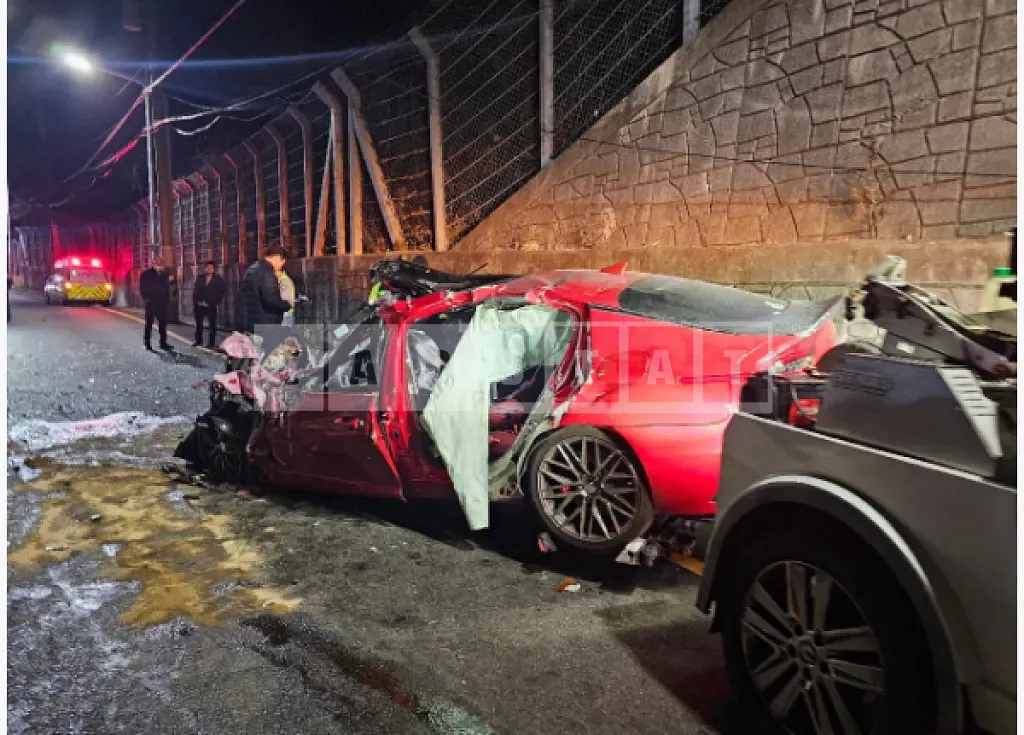 Photo 2 of 9: 2018 Kia Stinger — Korean insurance auction