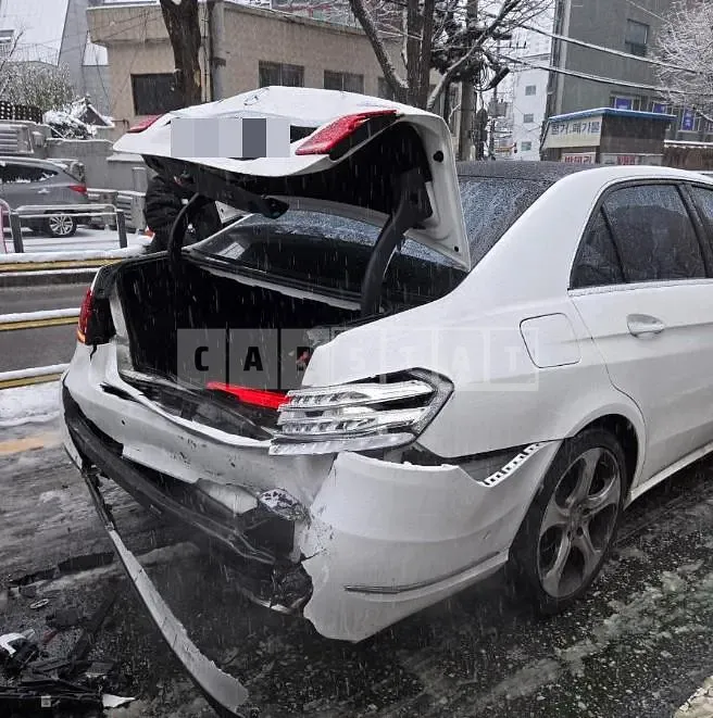 Photo 2 of 5: 2015 Mercedes-Benz E400 4Matic — Korean insurance auction