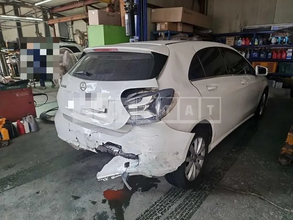 Photo 2 of 27: 2016 Mercedes-Benz A200 — Korean insurance auction