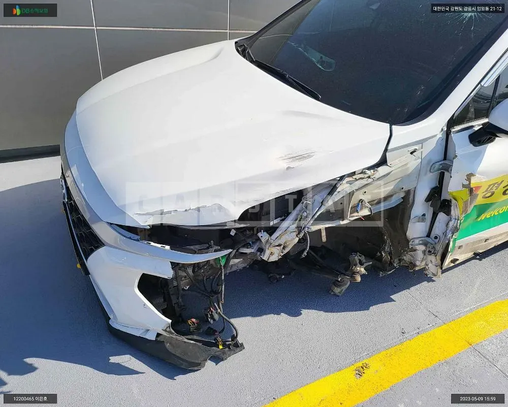 Photo 2 of 16: 2019 Hyundai Santa Fe, VIN KMHS281BDKU168208 — Korean insurance auction