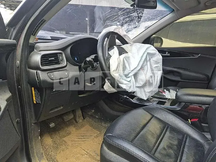 Photo 2 of 6: 2014 Kia Sorento — Korean insurance auction