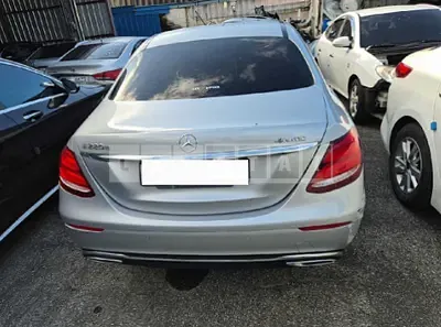 Photo 1 of 11: 2017 Mercedes-Benz E220d — Korean insurance auction