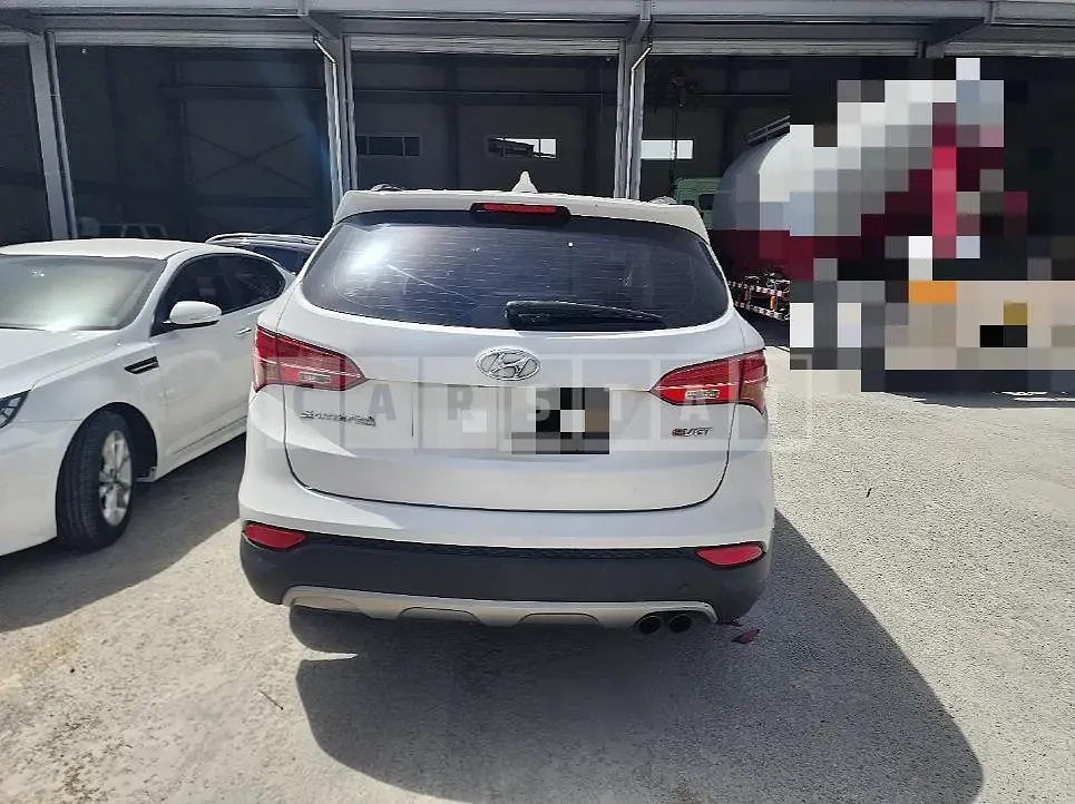 Photo 2 of 33: 2014 Hyundai Santa Fe 2.0 (4WD), VIN KMHSW81UDFU517764 — Korean insurance auction