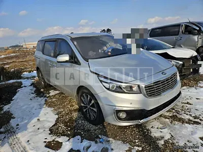 Photo 1 of 7: 2015 Kia Carnivals — Korean insurance auction