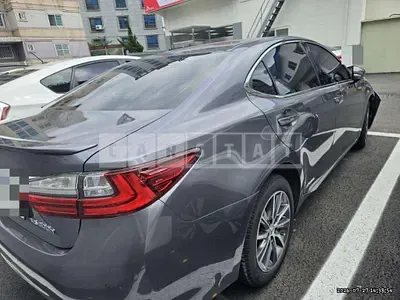 Photo 1 of 23: 2015 Lexus ES300h — Korean insurance auction