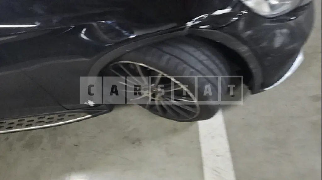 Photo 2 of 24: 2019 Mercedes-Benz GLC300 4Matic — Korean insurance auction
