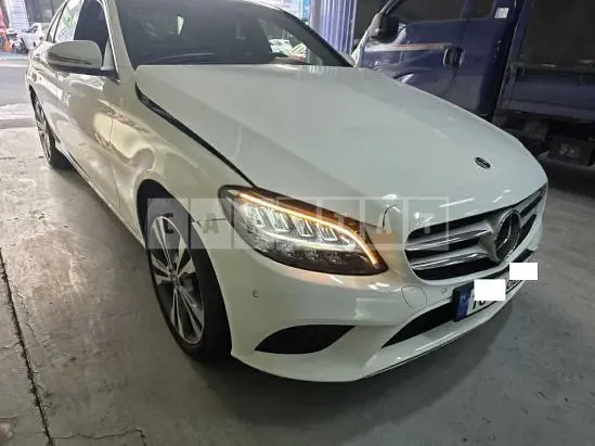 Photo 2 of 13: 2021 Mercedes-Benz C220d 4Matic, VIN W1KWF1FB7MR638213 — Korean insurance auction