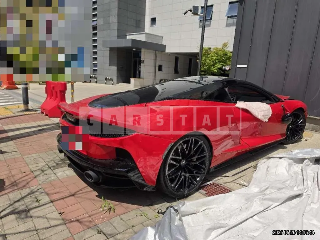 Photo 2 of 19: 2021 Mclaren GT — Korean insurance auction