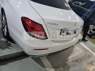 Photo 1 of 26: 2019 Mercedes-Benz E220 d, VIN WDDZF0EB8KA689692 — Korean insurance auction