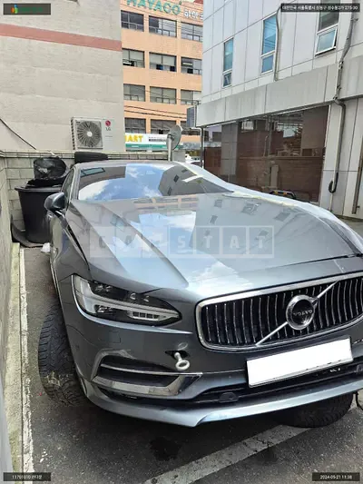 Photo 1 of 13: 2018 Volvo S90T5, VIN LVYPS102DKP057587 — Korean insurance auction