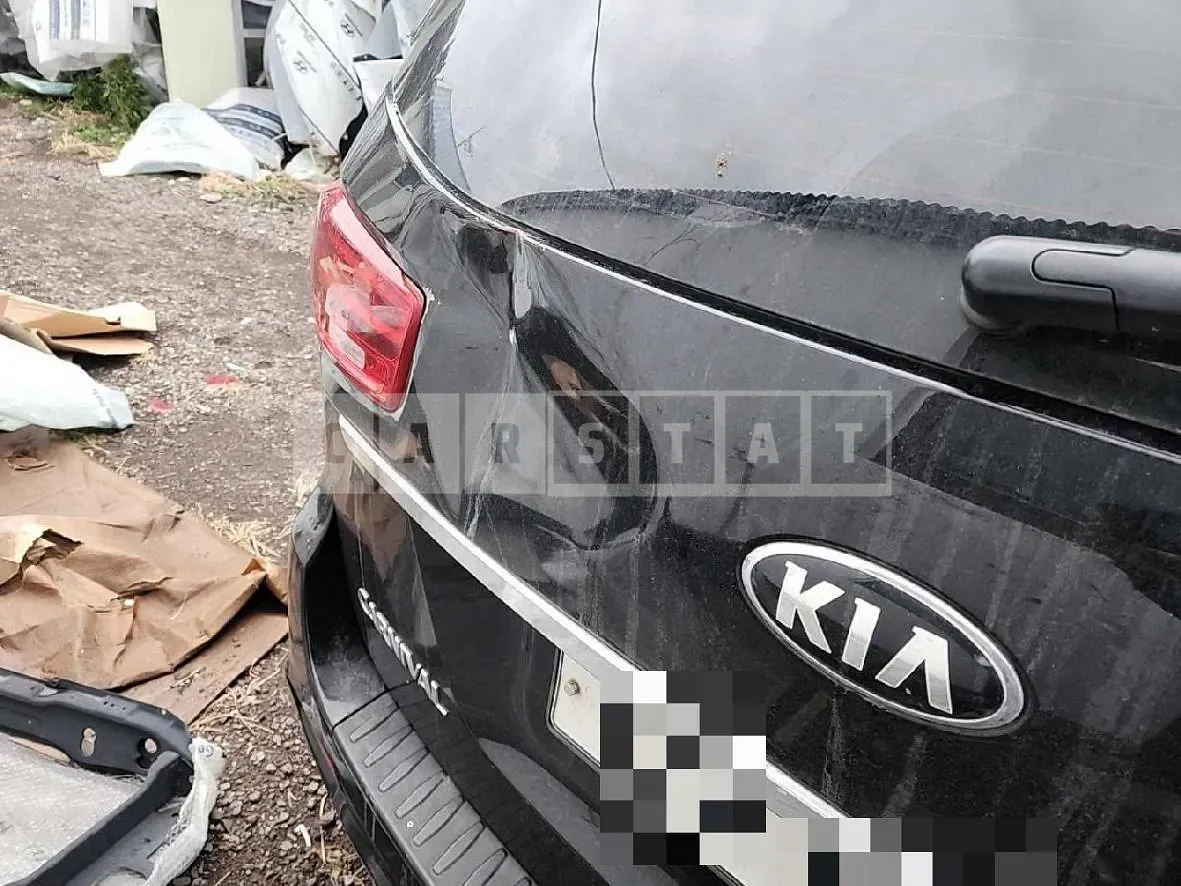 Photo 2 of 30: 2018 Kia Carnivals, VIN KNAMC81ABKS500352 — Korean insurance auction