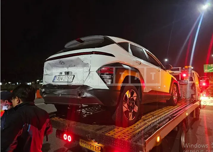 Photo 2 of 10: 2023 Hyundai Kona — Korean insurance auction
