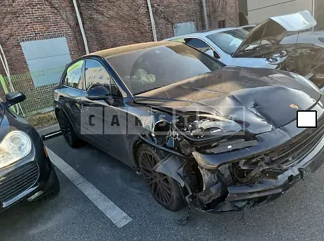 Photo 2 of 15: 2020 Porsche Caupe (5 -Seater), VIN WP1BA29Y4LDA66993 — Korean insurance auction