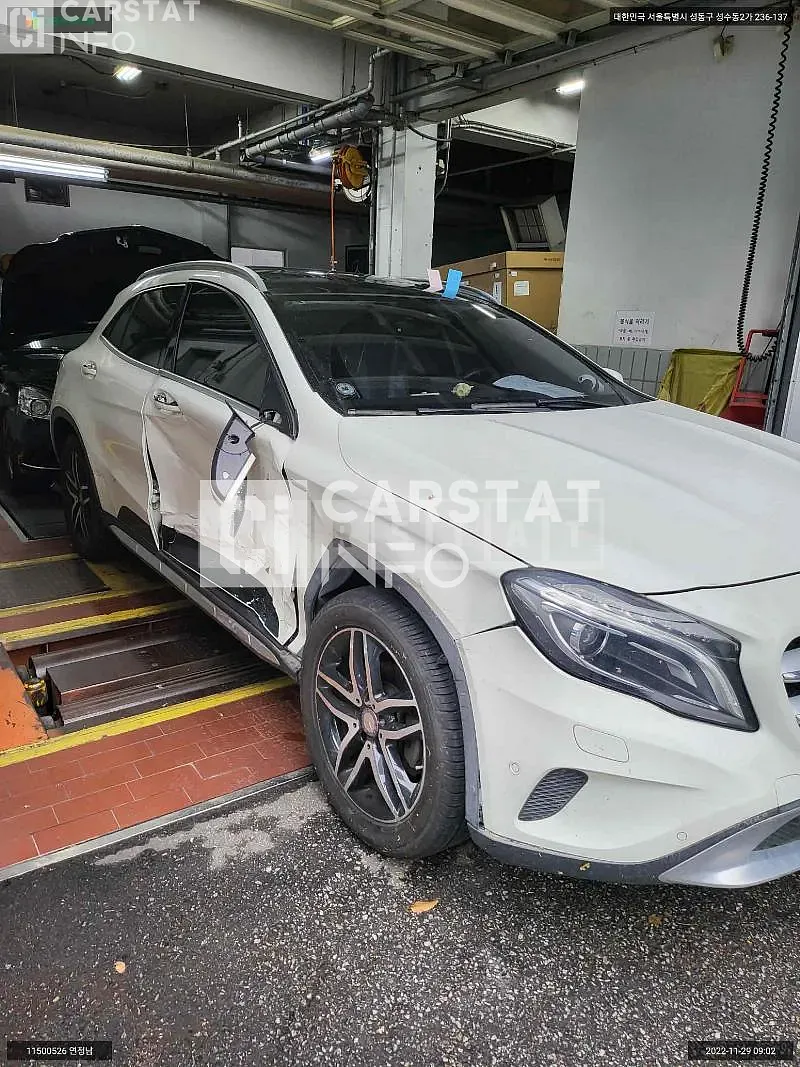 Photo 2 of 13: 2017 Mercedes-Benz GLA200d 4Matic, VIN WDCTG0CB3HJ359963 — Korean insurance auction