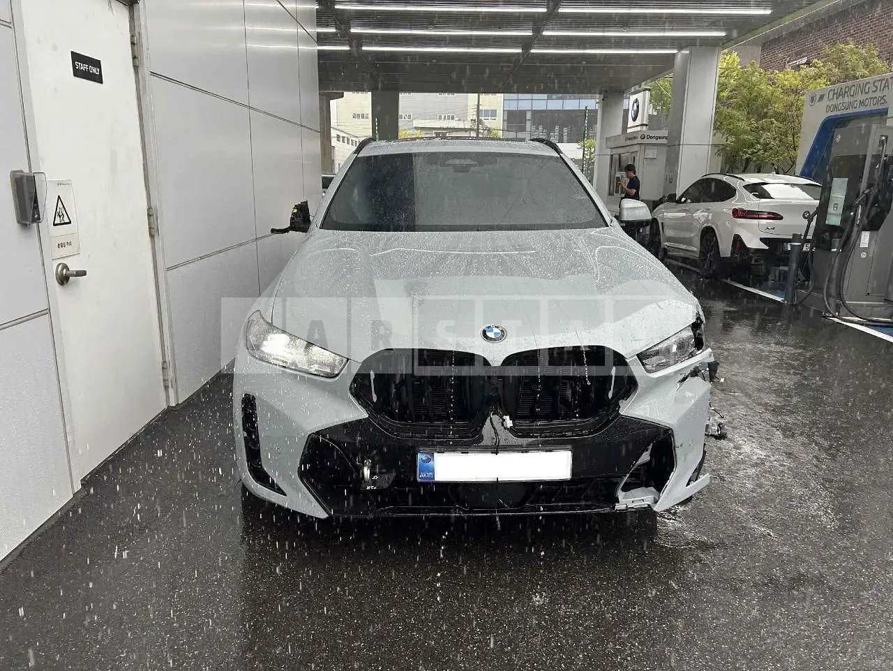 Photo 2 of 17: 2024 BMW X6 xDrive30d M Sport, VIN WBA11EY04R9X41860 — Korean insurance auction