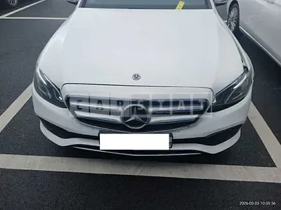 Photo 1 of 13: 2018 Mercedes-Benz E 200 — Korean insurance auction