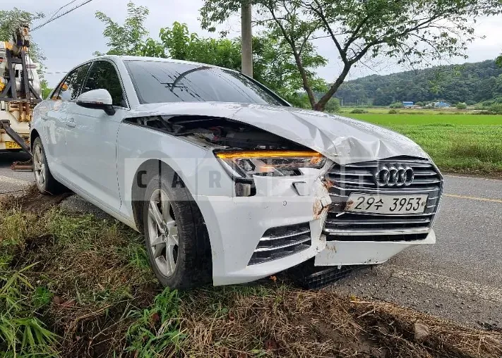 Photo 2 of 5: 2018 Audi A4 35 TDI — Korean insurance auction