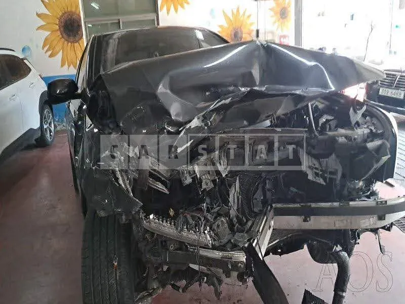Photo 2 of 48: 2019 Hyundai Genesis /G80, VIN KMHGR41BDKU327554 — Korean insurance auction