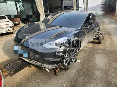 Photo 1 of 61: 2022 Tesla Model 3 Long Range, VIN 5YJ3E1EBXNF235867 — Korean insurance auction