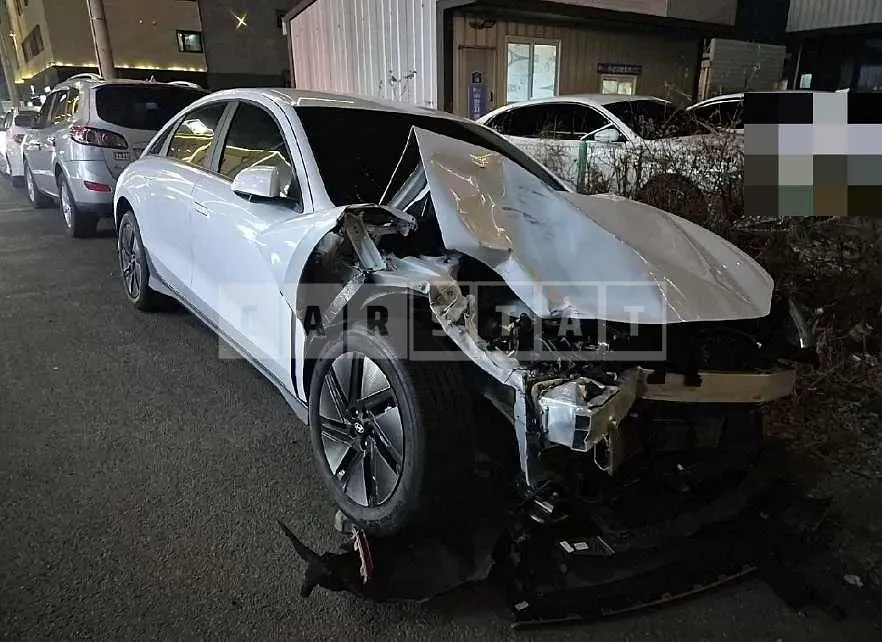 Photo 2 of 15: 2024 Hyundai IONIQ Long Range AWD — Korean insurance auction