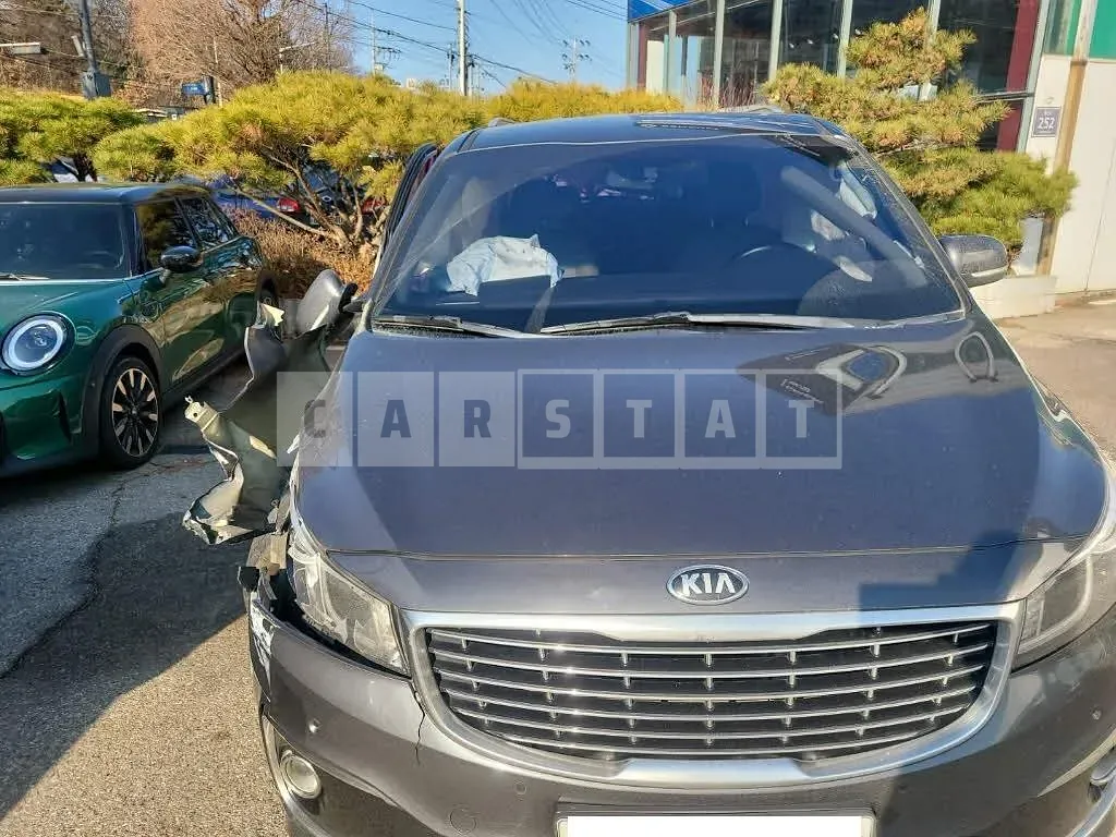 Photo 2 of 48: 2015 Kia Carnival, VIN KNAMB81ABGS175508 — Korean insurance auction