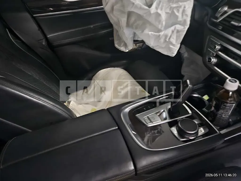 Photo 2 of 13: 2017 BMW 750Li xDrive — Korean insurance auction
