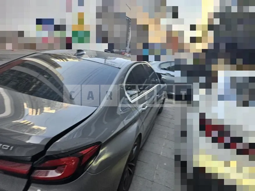 Photo 2 of 24: 2020 BMW 520i — Korean insurance auction