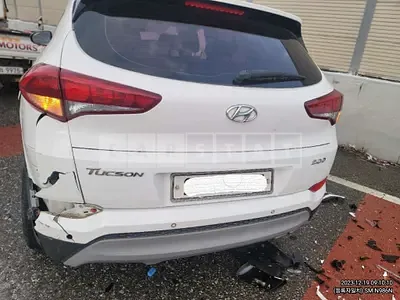 Photo 1 of 8: 2018 Hyundai Tucson, VIN KMHJ381ABJU790379 — Korean insurance auction