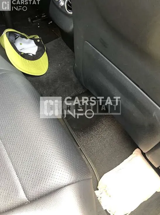 Photo 2 of 15: 2018 Mercedes-Benz C220d 4Matic, VIN WDDWF0FB4JR366855 — Korean insurance auction