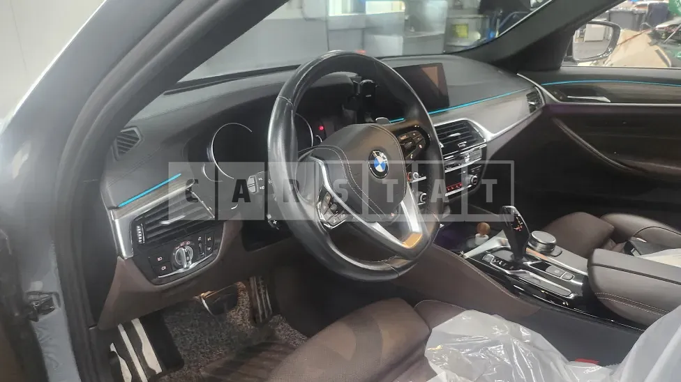 Photo 2 of 10: 2018 BMW 530i xDrive — Korean insurance auction