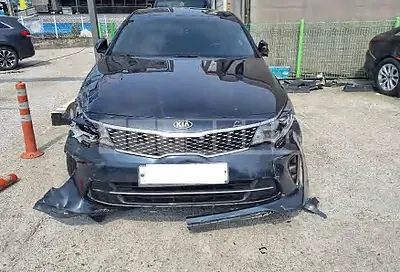 Photo 1 of 12: 2017 Kia K5, VIN KNAGS416BHA150514 — Korean insurance auction