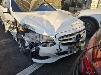 Photo 1 of 12: 2016 Mercedes-Benz E250 BlueTec 4Matic — Korean insurance auction