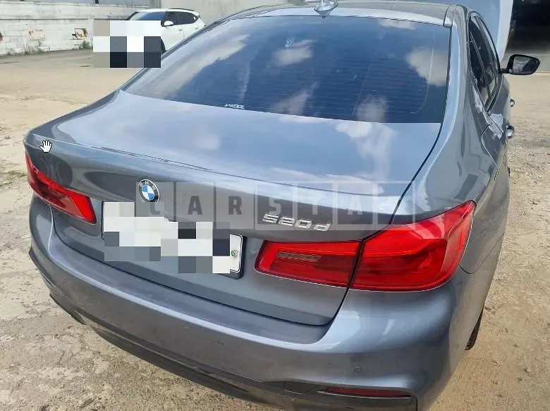Photo 2 of 42: 2017 BMW 520d — Korean insurance auction