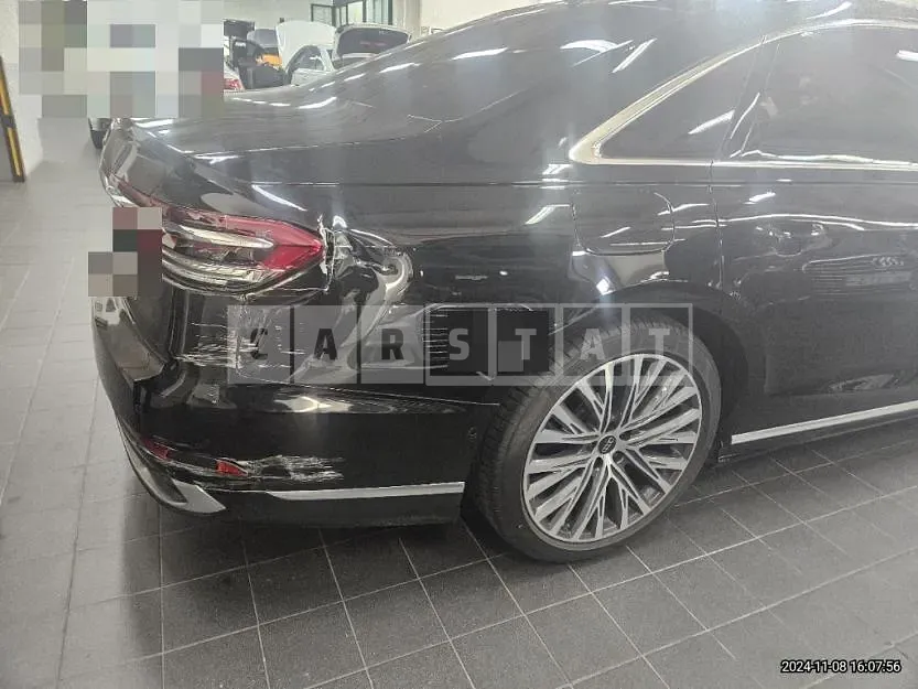 Photo 2 of 11: 2024 Audi A8 L 55 TFSI quattro — Korean insurance auction