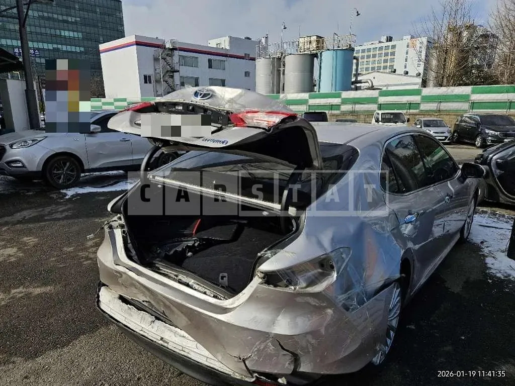 Photo 2 of 36: 2018 Toyota Camry Hybrid — Korean insurance auction
