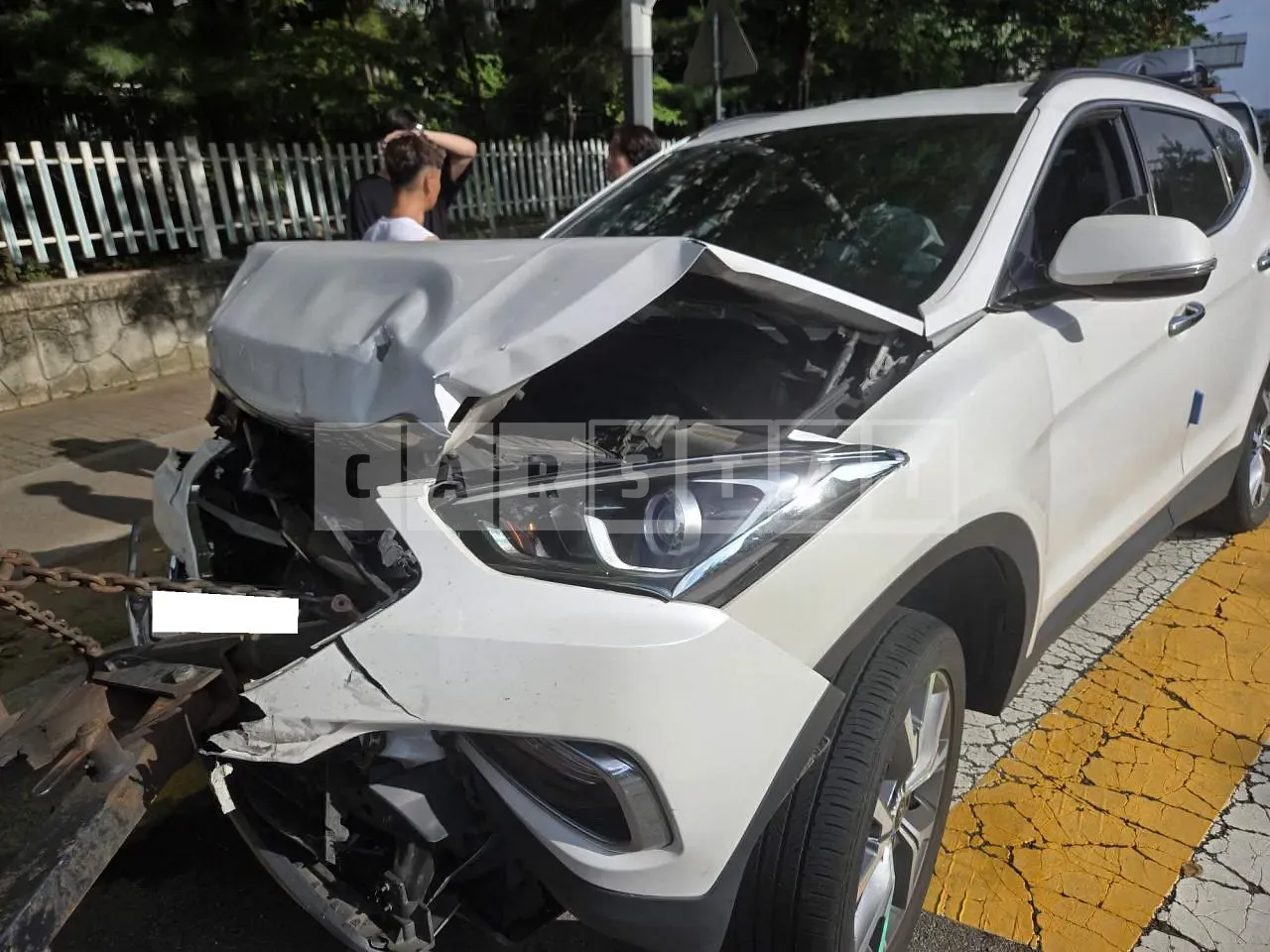 Photo 2 of 9: 2016 Hyundai Santa Fe, VIN KMHSW81UBGU660653 — Korean insurance auction