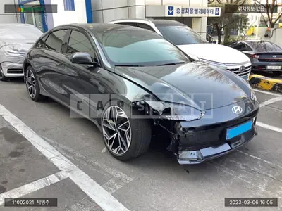 Photo 1 of 18: 2022 Hyundai IONIQ 6, VIN KMHM541CPPA013233 — Korean insurance auction