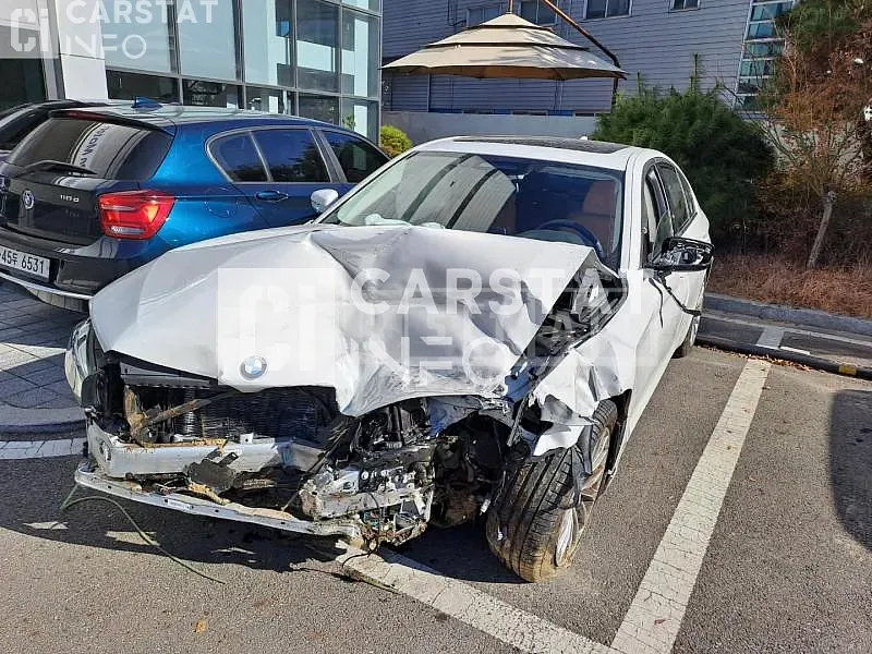 Photo 2 of 28: 2022 BMW 520i, VIN WBA11BH00NWX56446 — Korean insurance auction