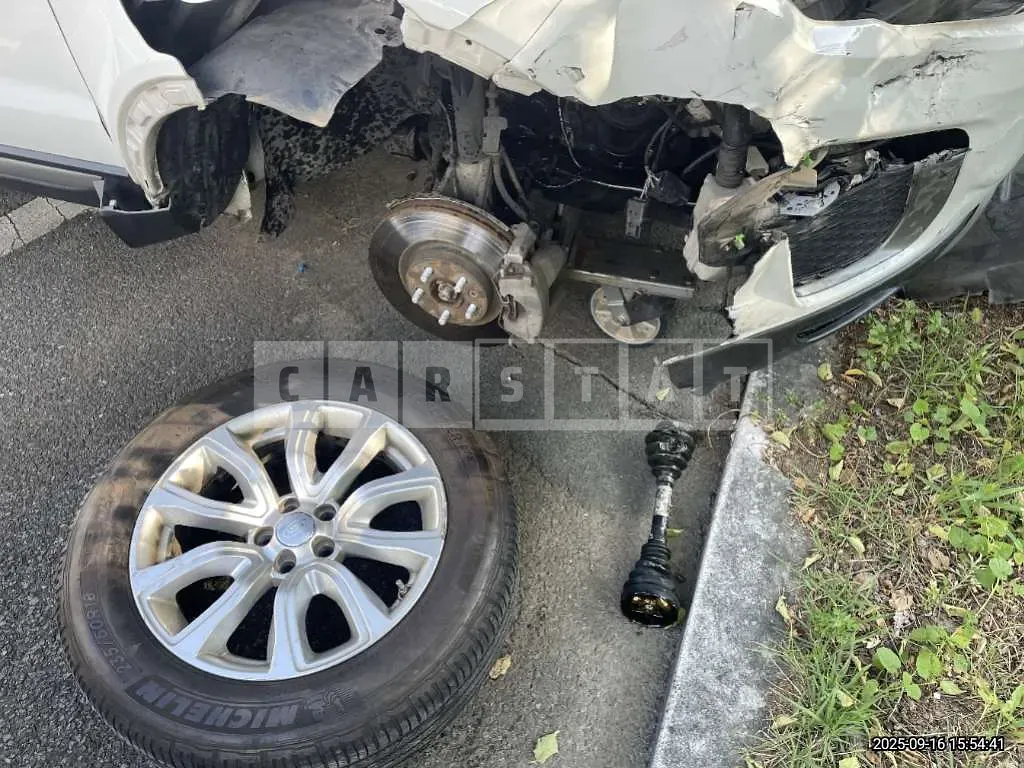 Photo 2 of 7: 2016 Land Rover Range Rover Evoque 2.0d — Korean insurance auction